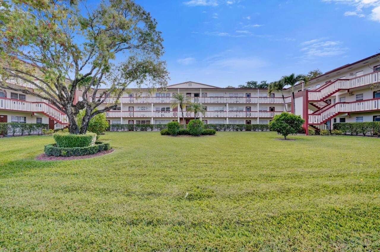 189 Brighton E, Boca Raton, FL 33434 photo 3