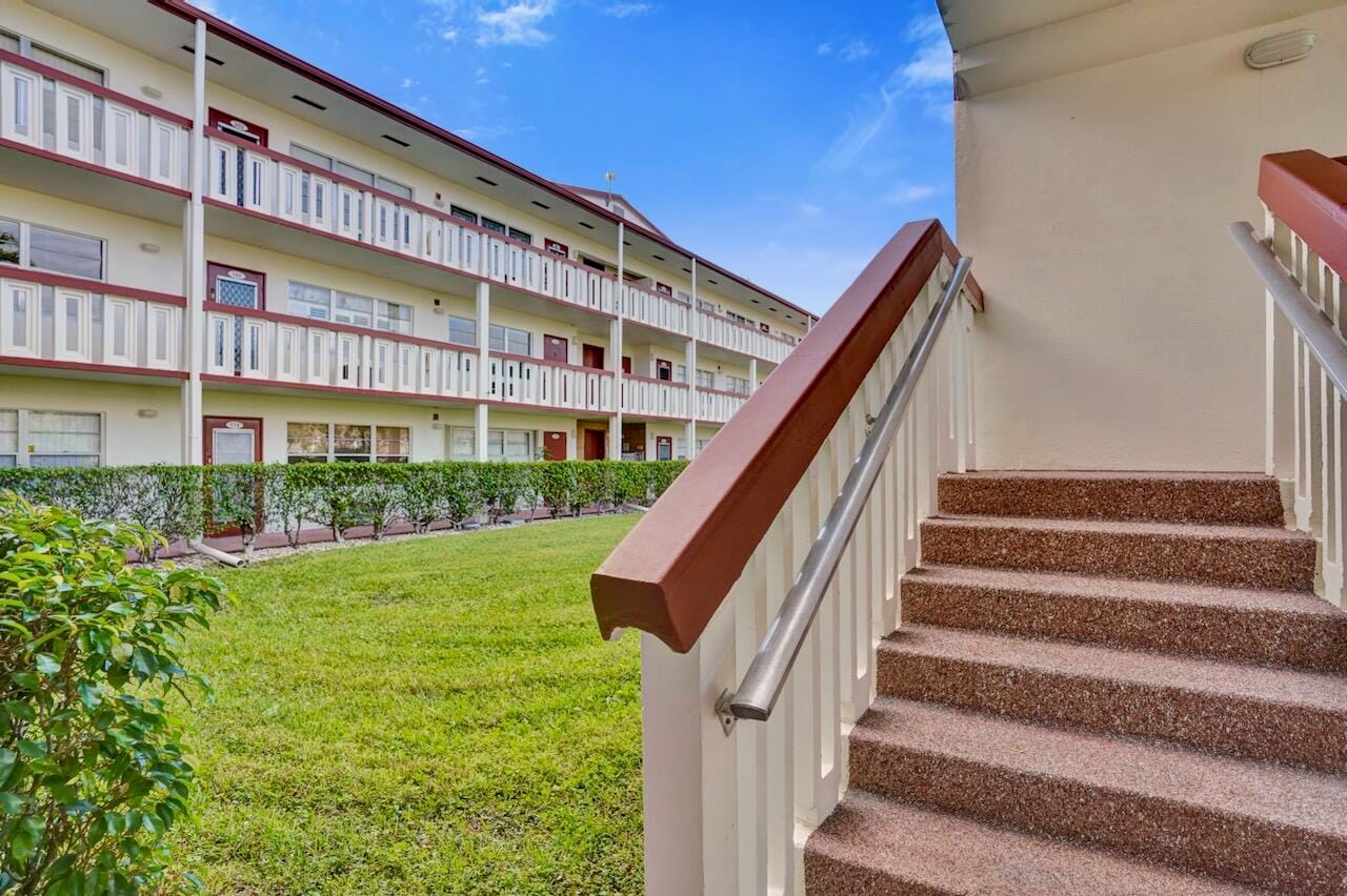 189 Brighton E, Boca Raton, FL 33434 photo 4