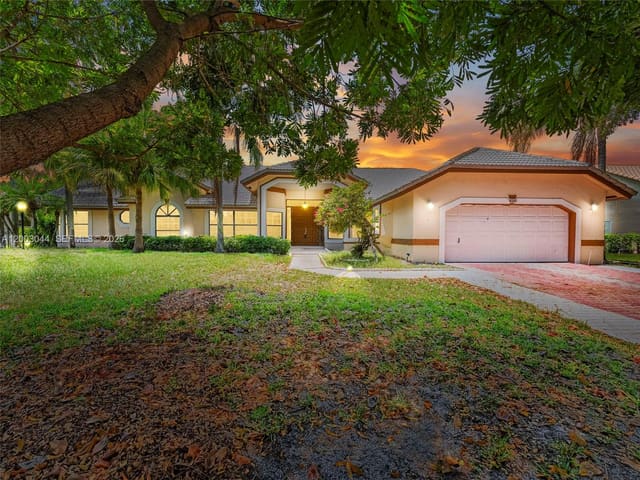 620 NW 104th Avenue, Coral Springs, FL 33071