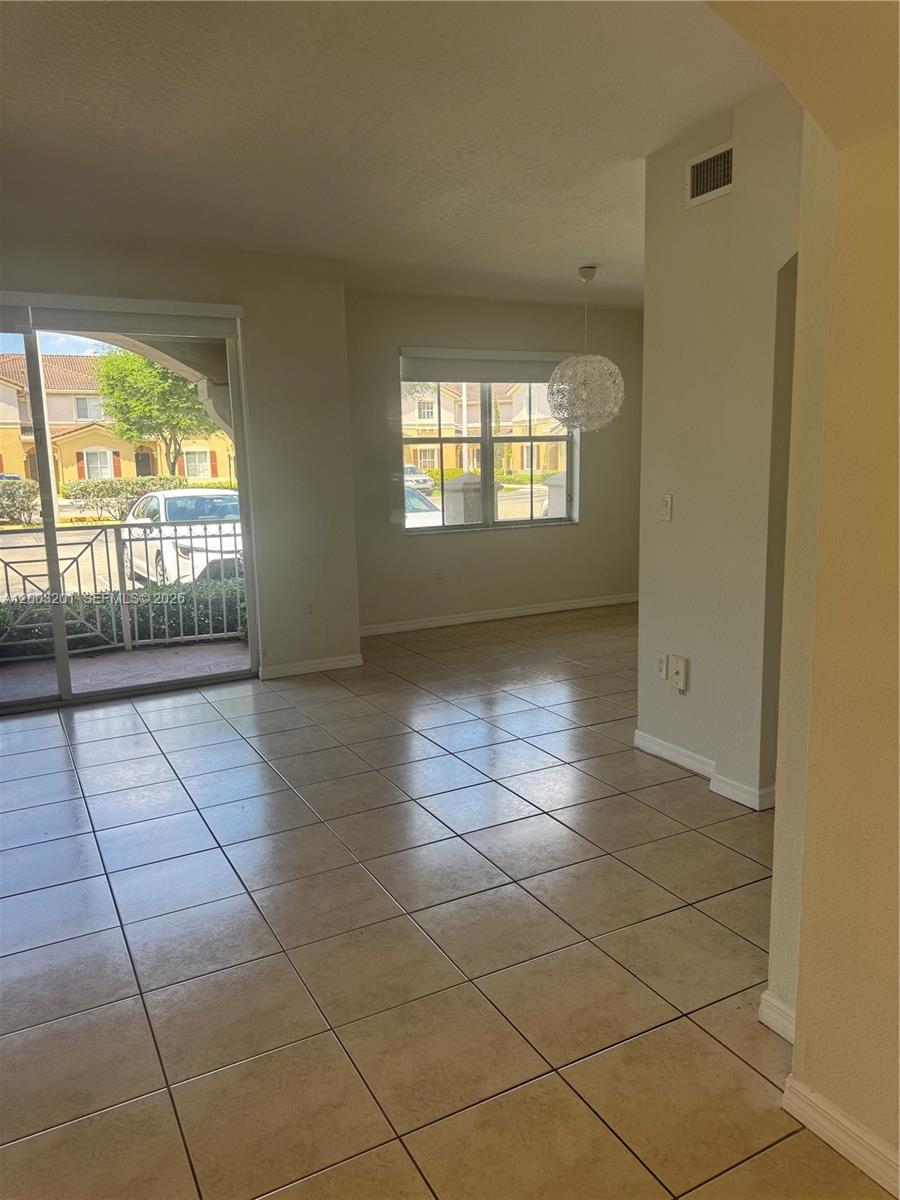 8826 W Flagler Street 102, Miami, FL 33174