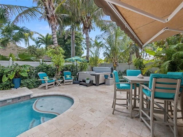 200 Blossom Lane, sold in Palm Beach Shores, Palm Beach Shores, FL