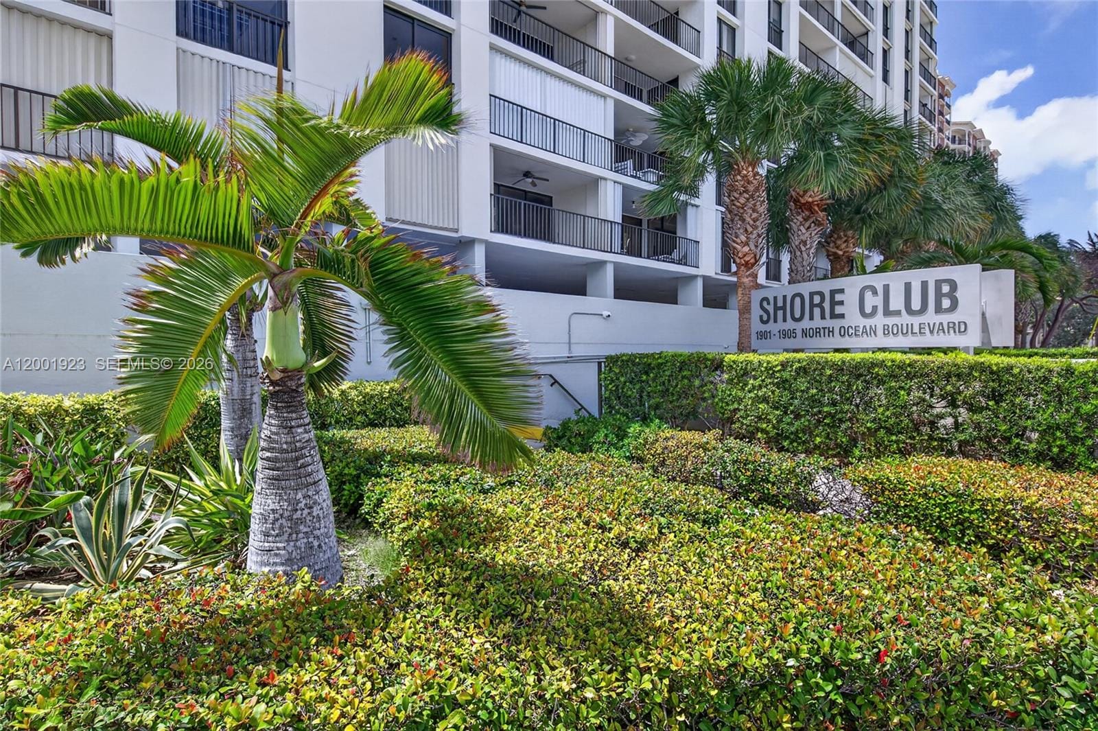1905 N Ocean Boulevard 4F — photo 2