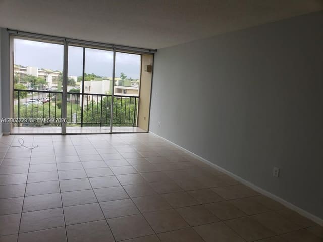 8840 Fontainebleau Boulevard 402, San Marco, Miami, FL