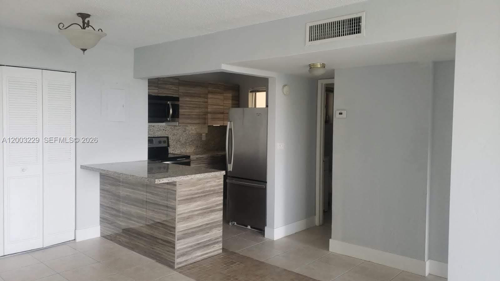8840 Fontainebleau Boulevard 402 — photo 2