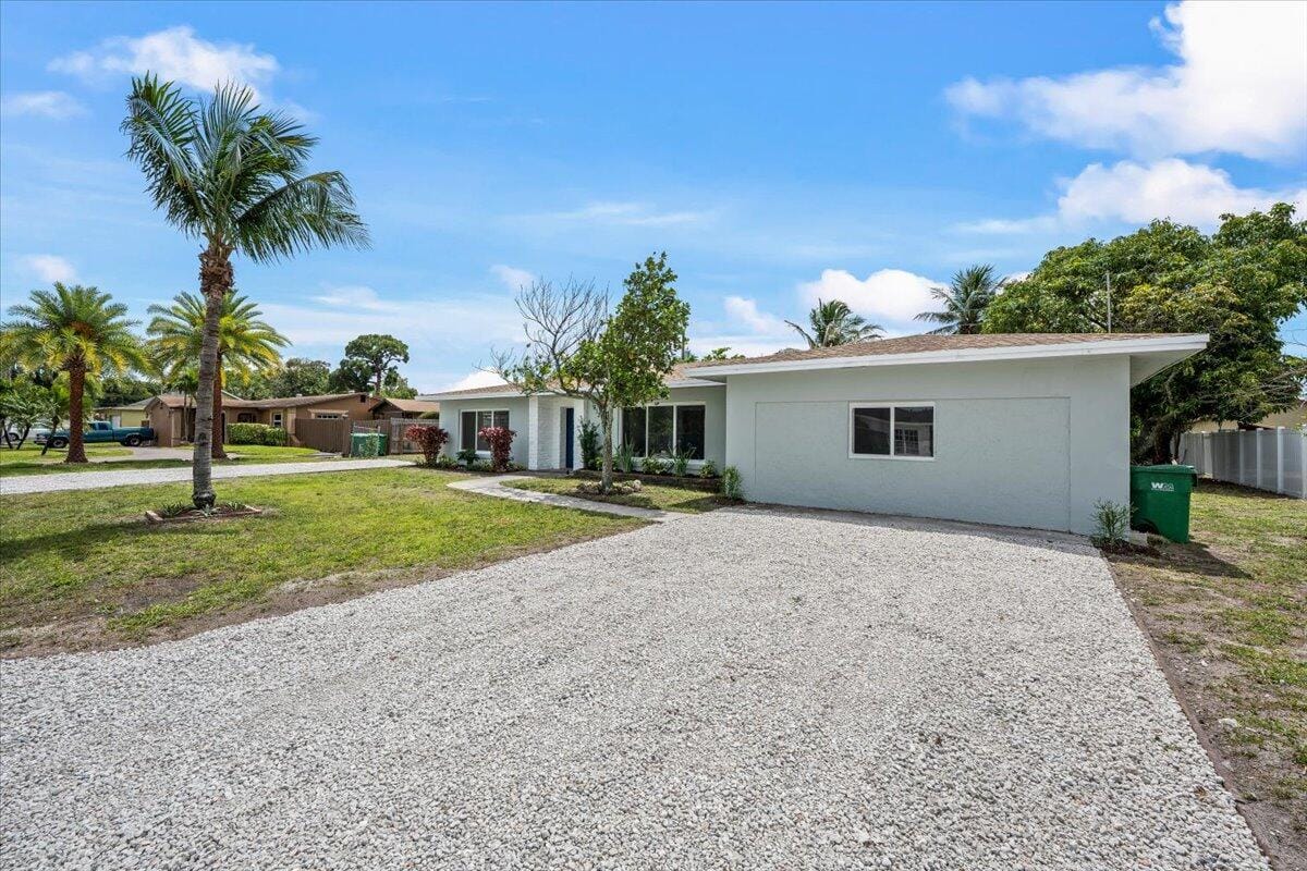 1612 Sherwood Avenue, Mangonia Park, FL 33407 photo 2
