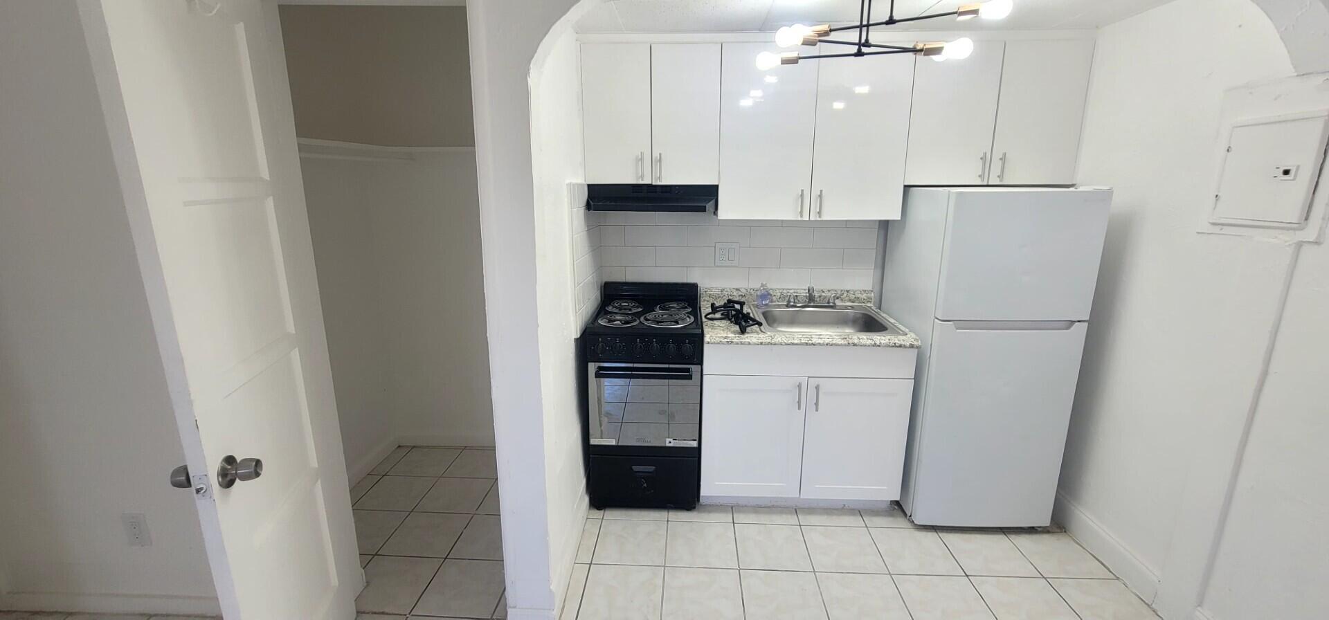403 N 19th Avenue J, Hollywood, FL 33020, Hollywood