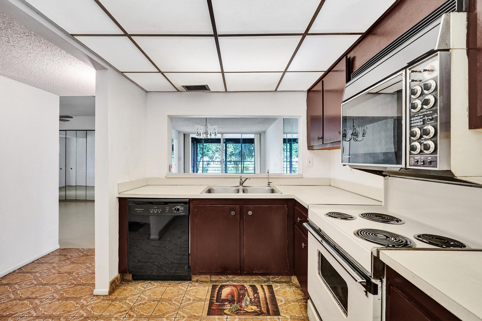 1811 Sabal Palm Drive 203 — photo 11