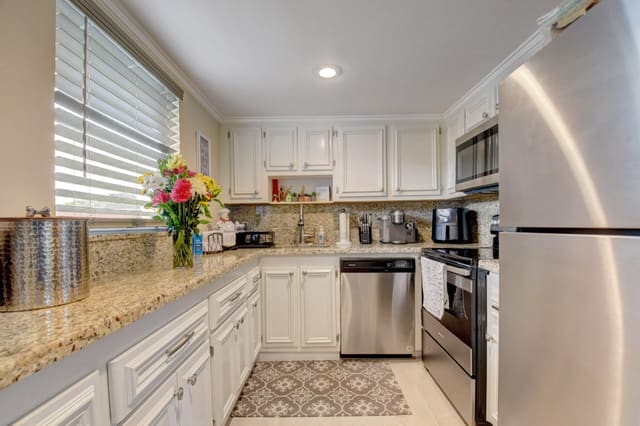 661 Flanders N 661, Kings Point Flanders, Delray Beach, FL