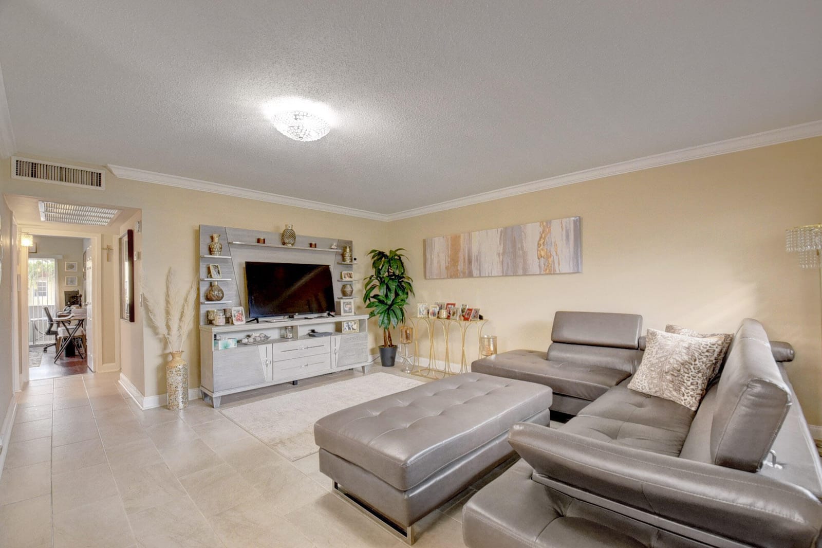 661 Flanders N 661, Delray Beach, FL 33484 photo 3