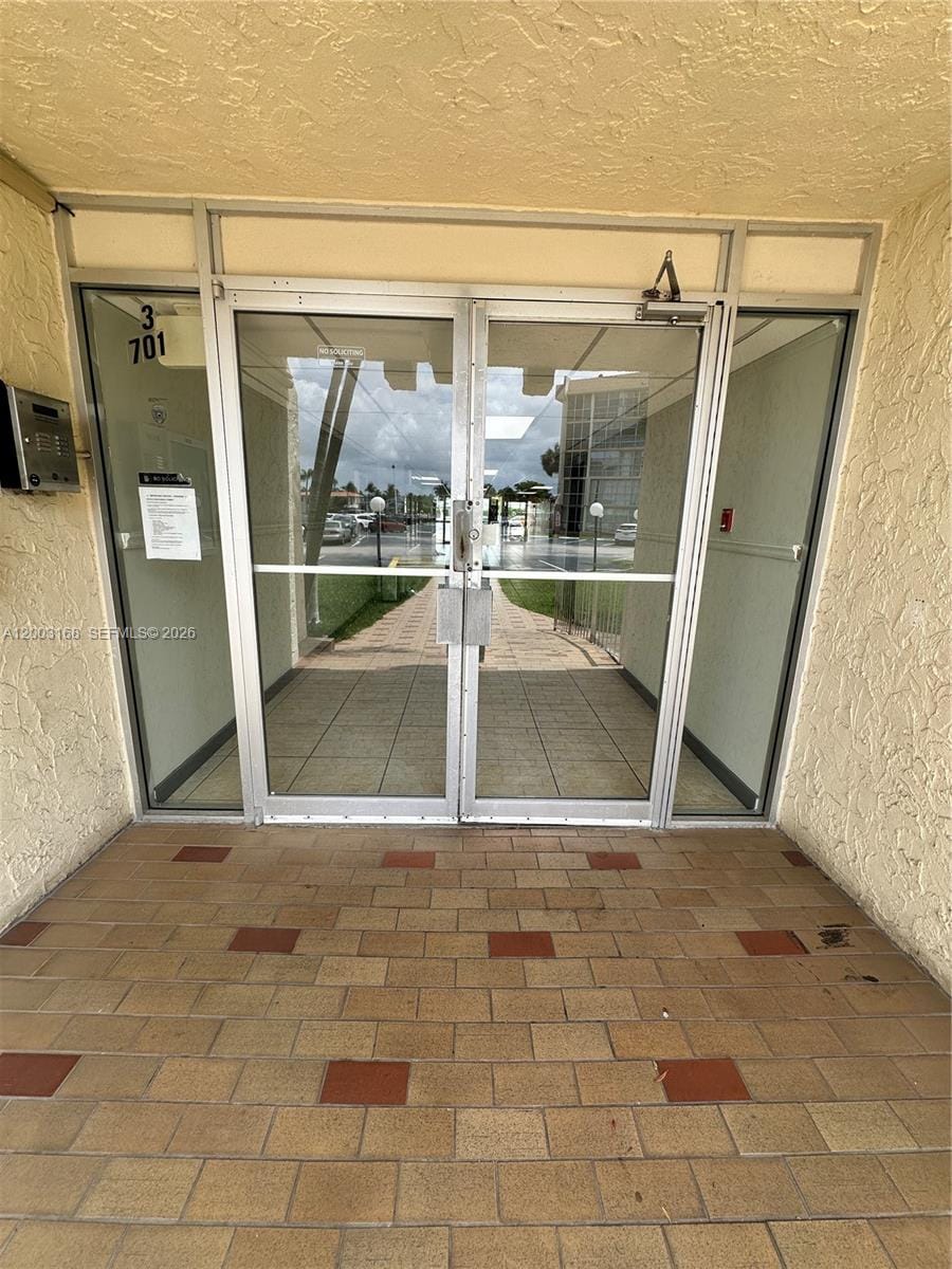 701 Three Islands Boulevard 110, Hallandale Beach, FL 33009 photo 4