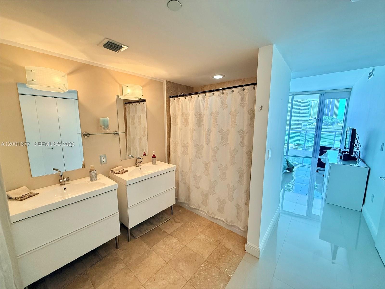 350 S Miami Avenue 1601, Miami, FL 33130 photo 16