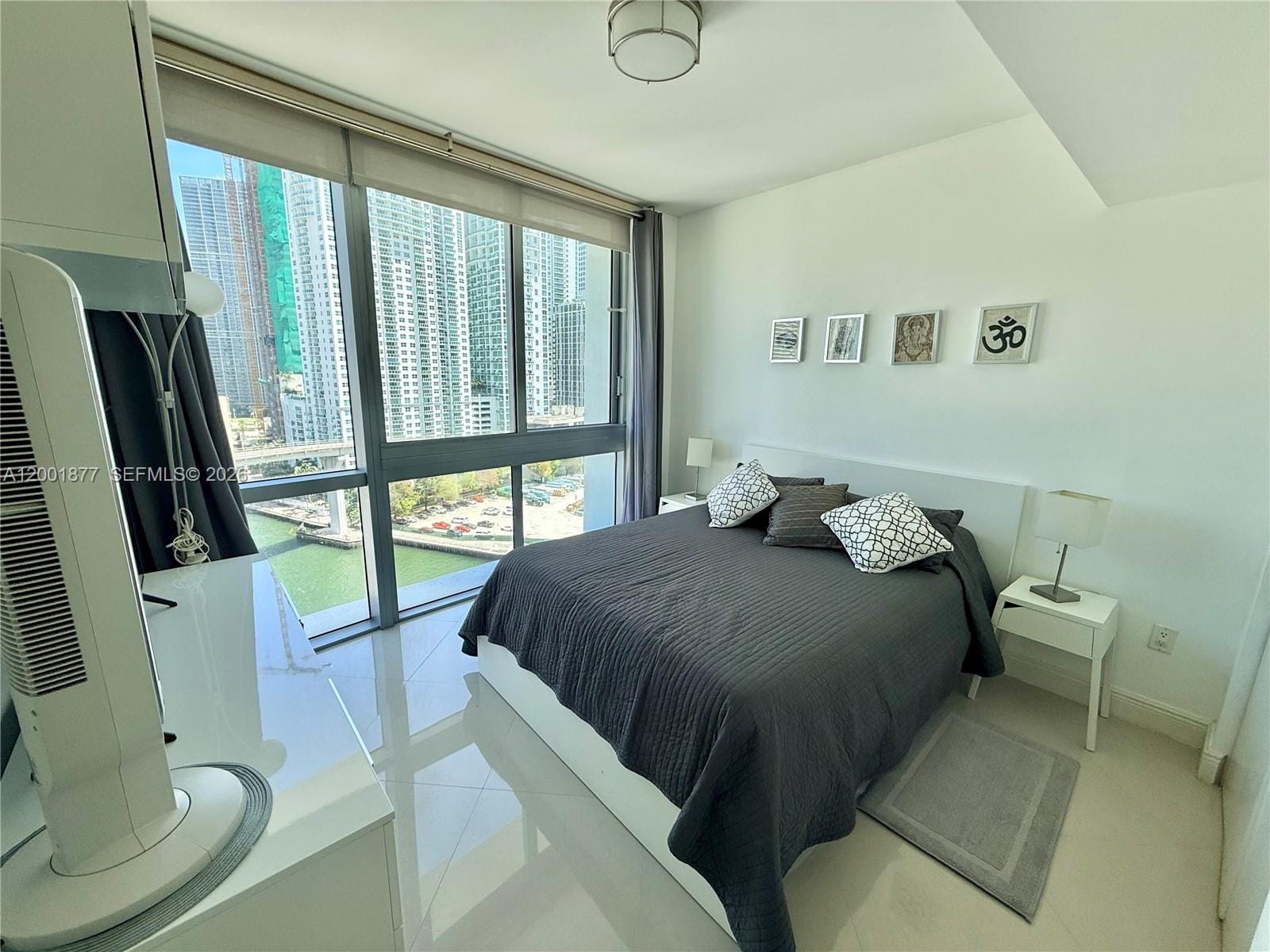 350 S Miami Avenue 1601, Miami, FL 33130 photo 17