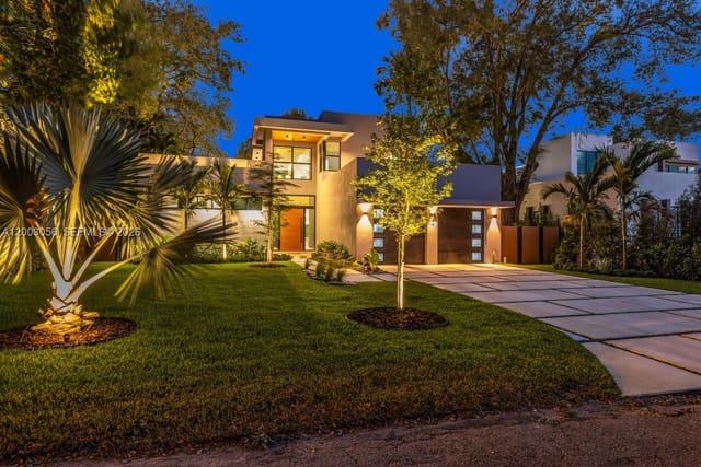 824 NE 111th Street, sold in Amd Pl Griffing Biscayne, Biscayne Park, FL