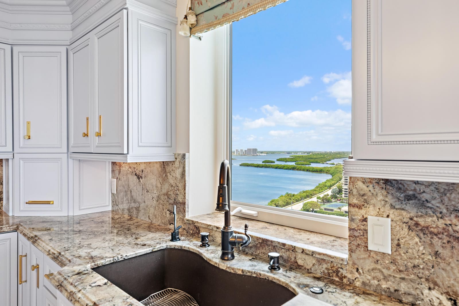 5380 N Ocean Drive 22i, Singer Island, FL 33404 photo 9