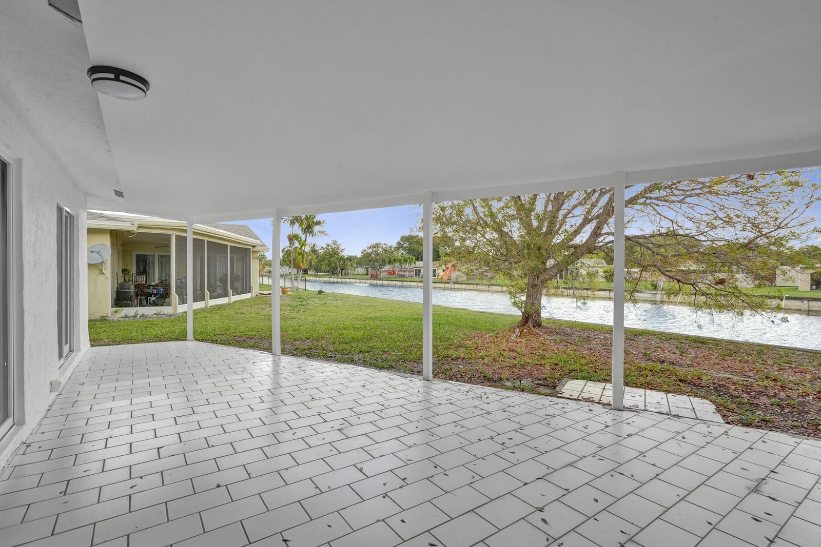6606 NW 95th Avenue, Tamarac, FL 33321 photo 14