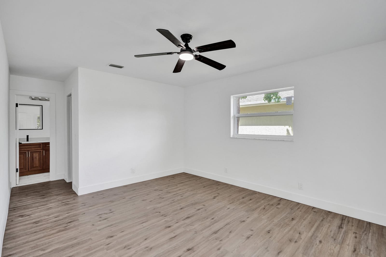 6606 NW 95th Avenue — photo 7