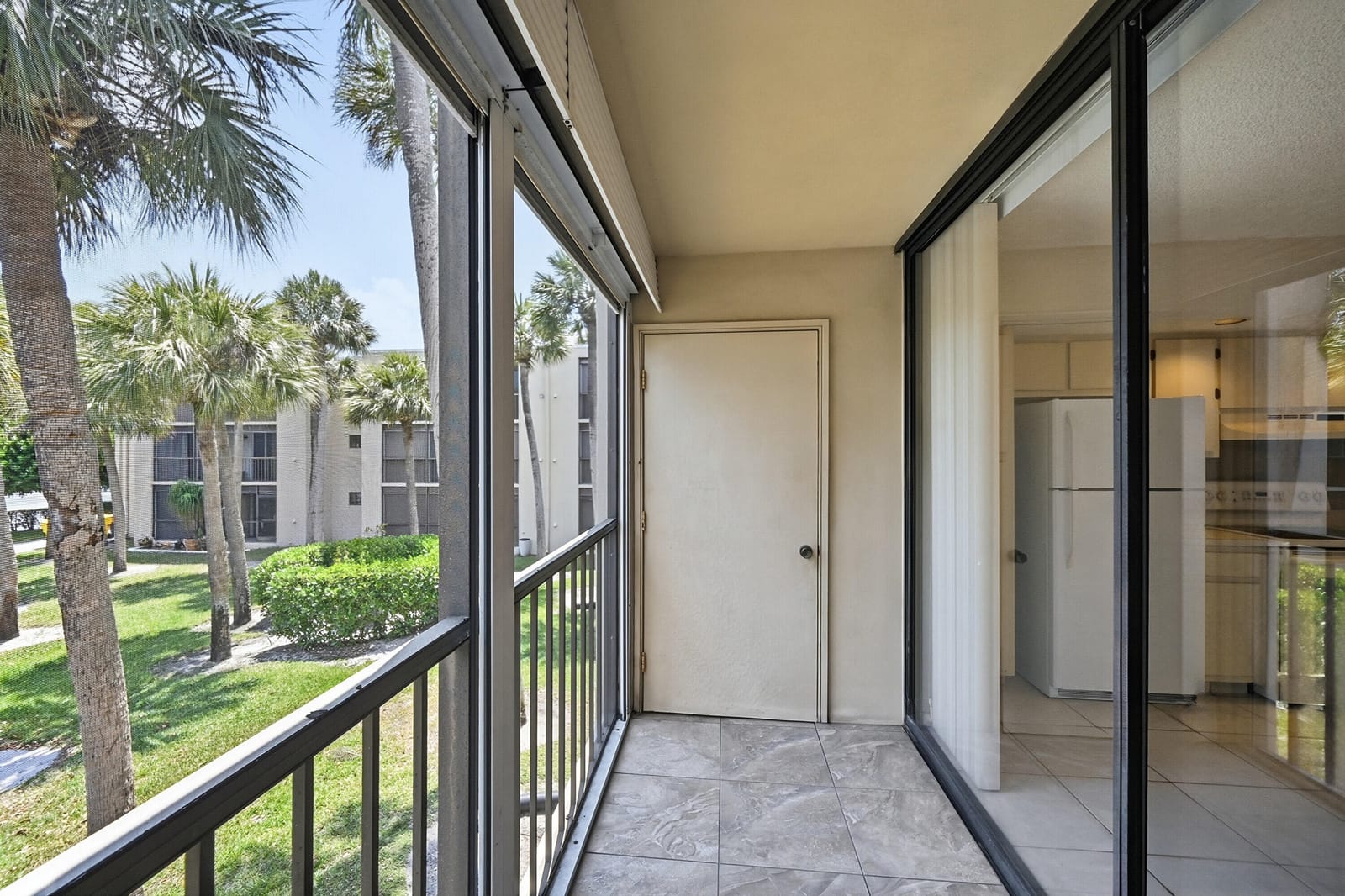 5370 Las Verdes Circle 219 — photo 2