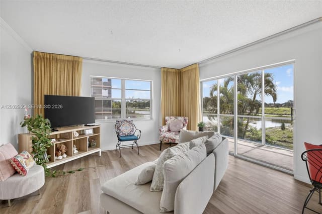 3048 E Sunrise Lakes Drive 221, sold in Quail Run Of Sunrise, Sunrise, FL