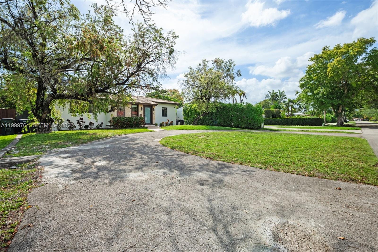 281 Pocatella Street, Miami Springs, FL 33166 photo 2