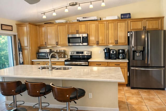 6529 Las Palmas Way, sold in Las Palmas, Port St Lucie, FL