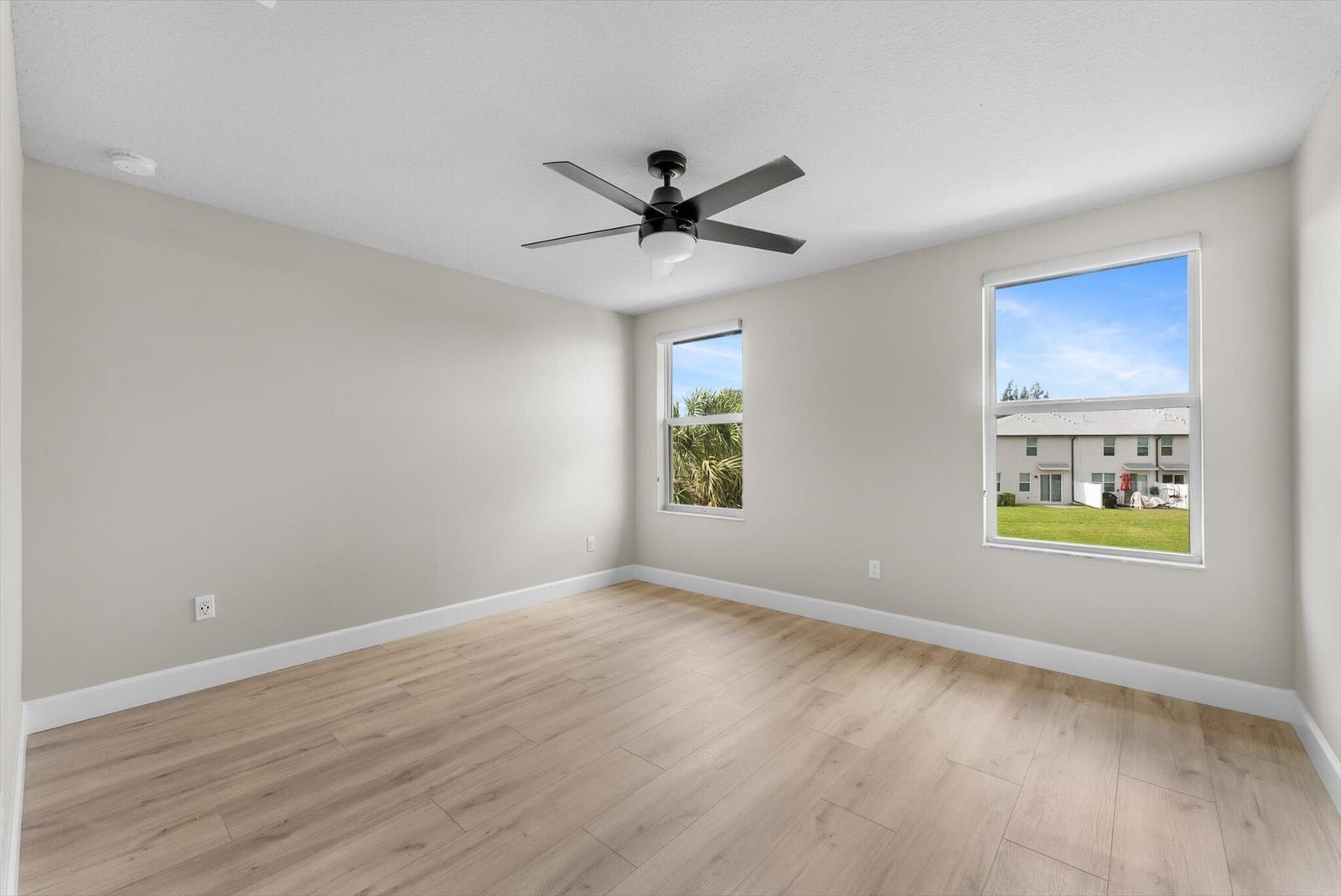 5661 Mentmore Drive, Mangonia Park, FL 33407 photo 14