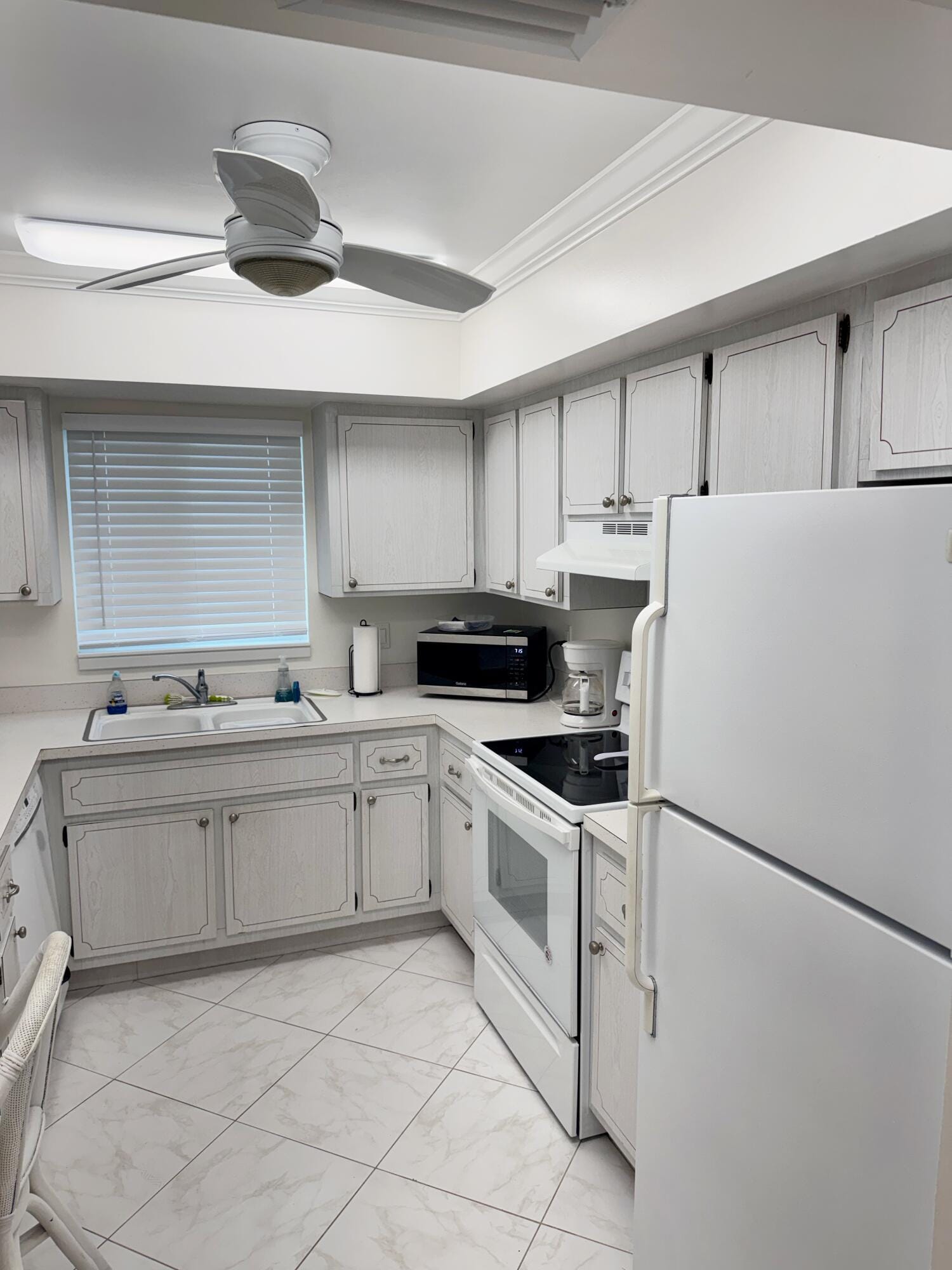 2950 SE Ocean Boulevard 8-6, Stuart, FL 34996 photo 4