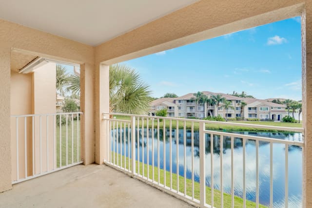 141 SW Palm Drive 306, Port St. Lucie, FL 34986