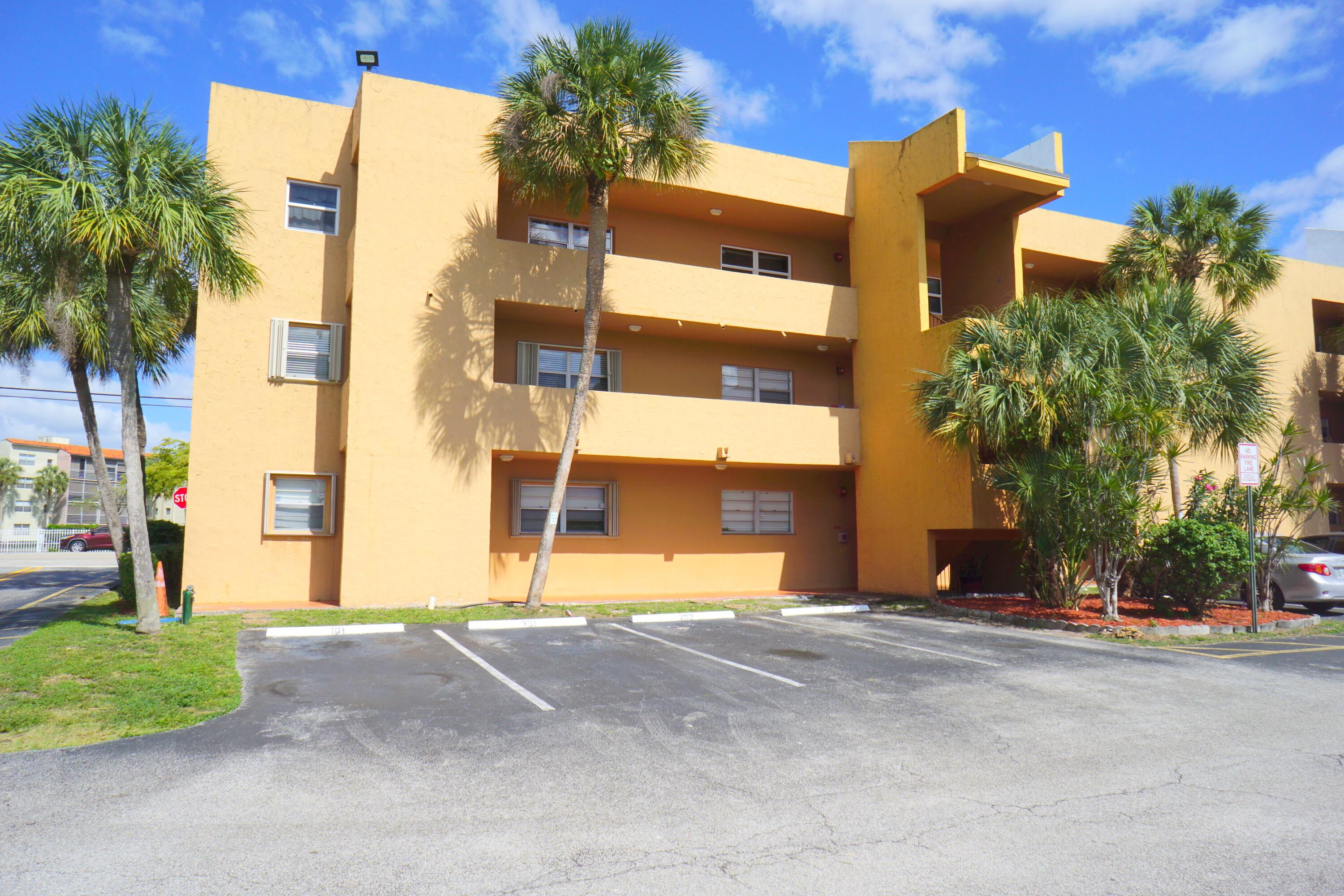 1891 SW 81st Avenue 202, North Lauderdale, FL 33068, North Lauderdale