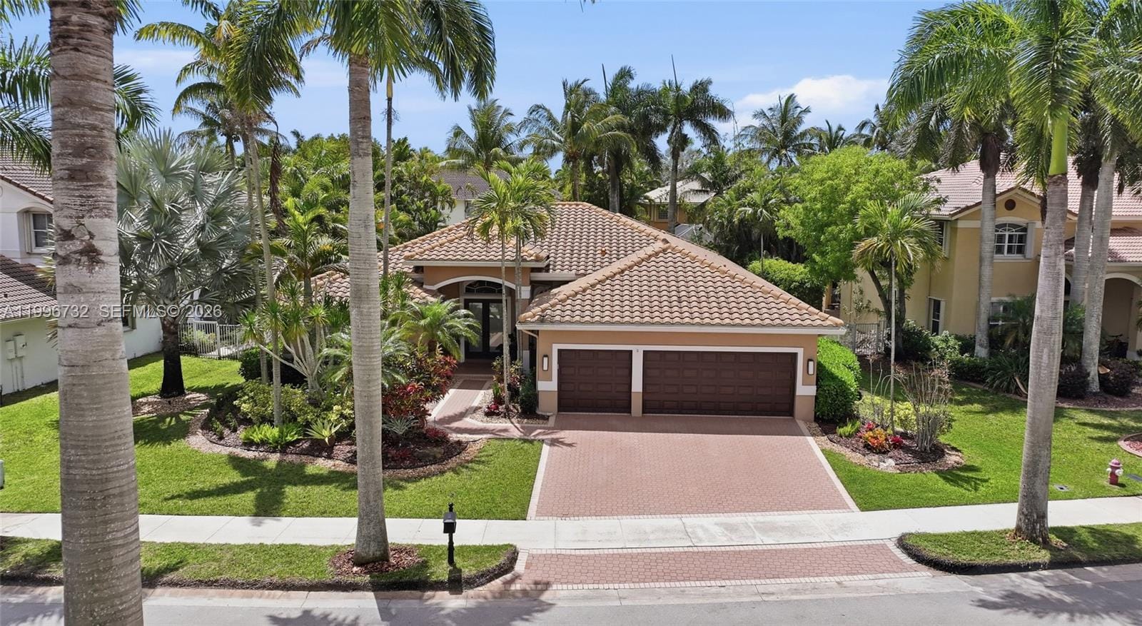 1783 Victoria Pointe Circle, Weston, FL 33327