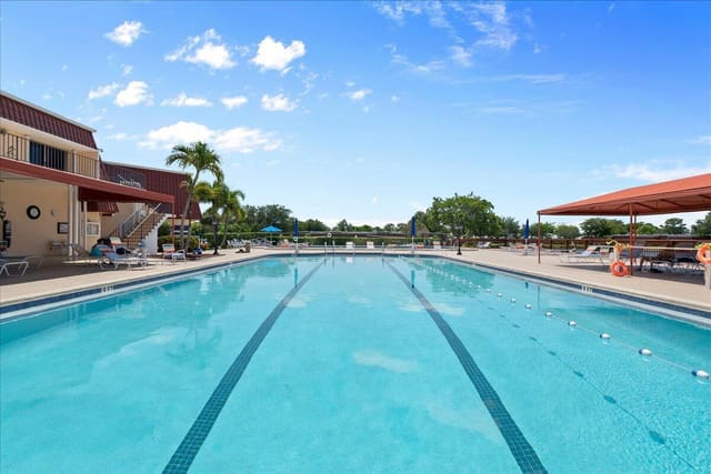 102 Amherst Lane, Greenacres, FL 33467