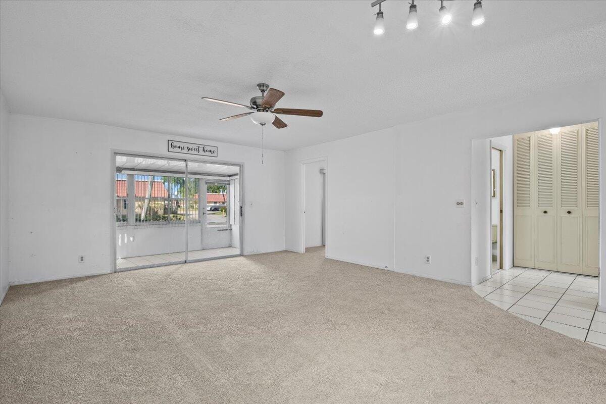 102 Amherst Lane, Greenacres, FL 33467 photo 14