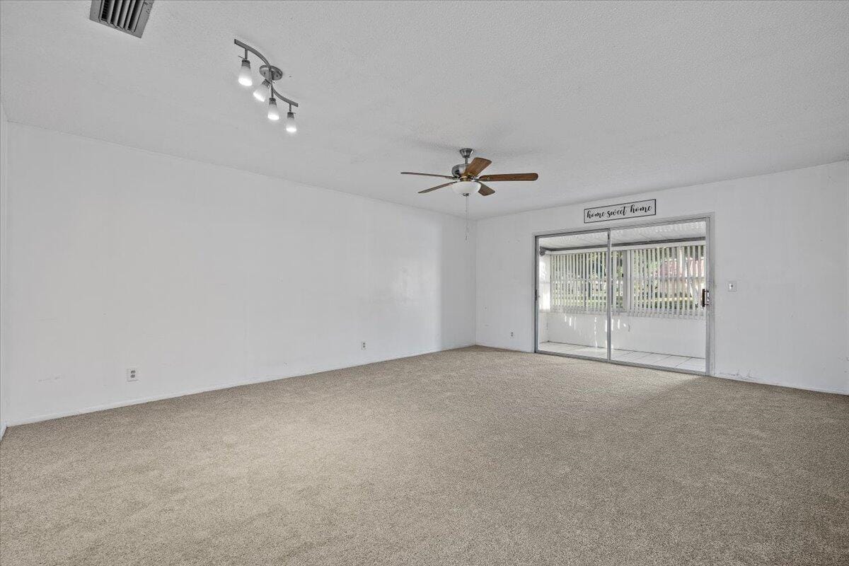102 Amherst Lane, Greenacres, FL 33467 photo 10