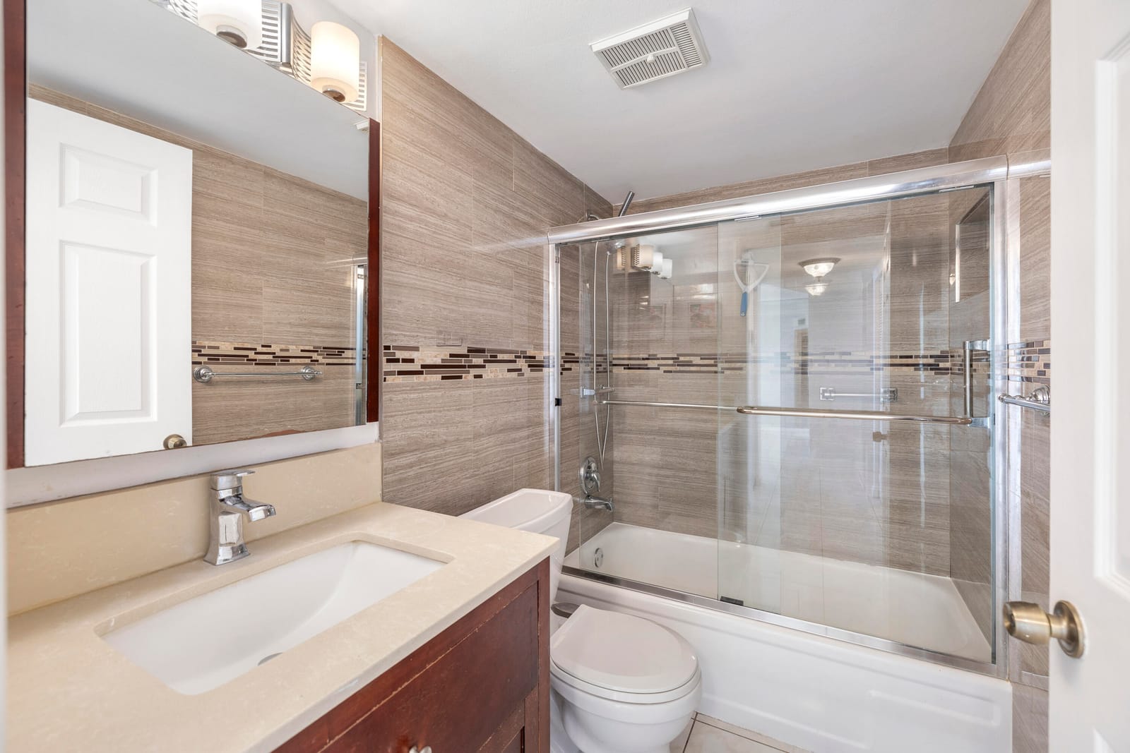 1480 NW 80th Avenue 402 — photo 9