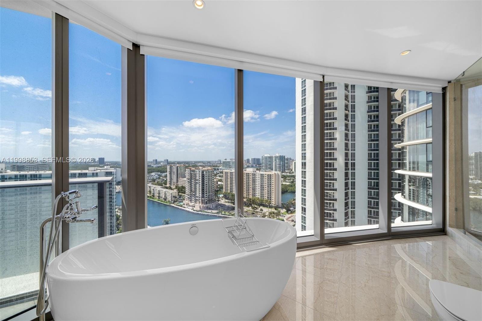 15701 Collins Avenue 2005, Sunny Isles Beach, FL 33160 photo 17