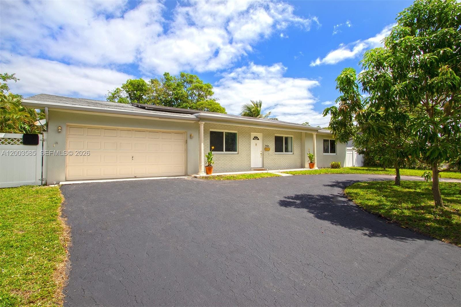 7481 NW 11th Place, Plantation, FL 33313
