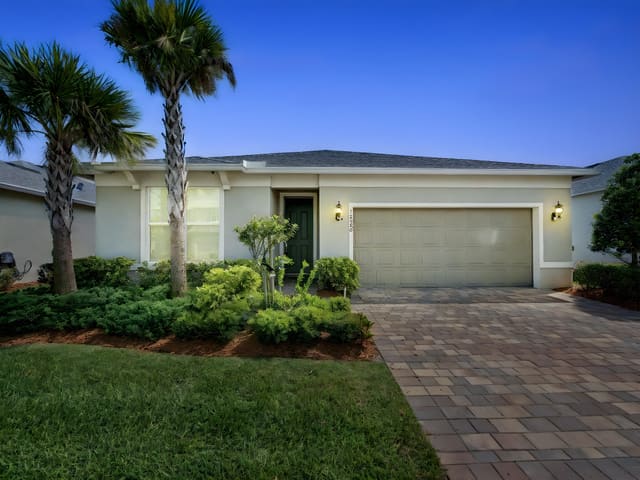 10500 SW Red Maple Way, Port St. Lucie, FL 34987