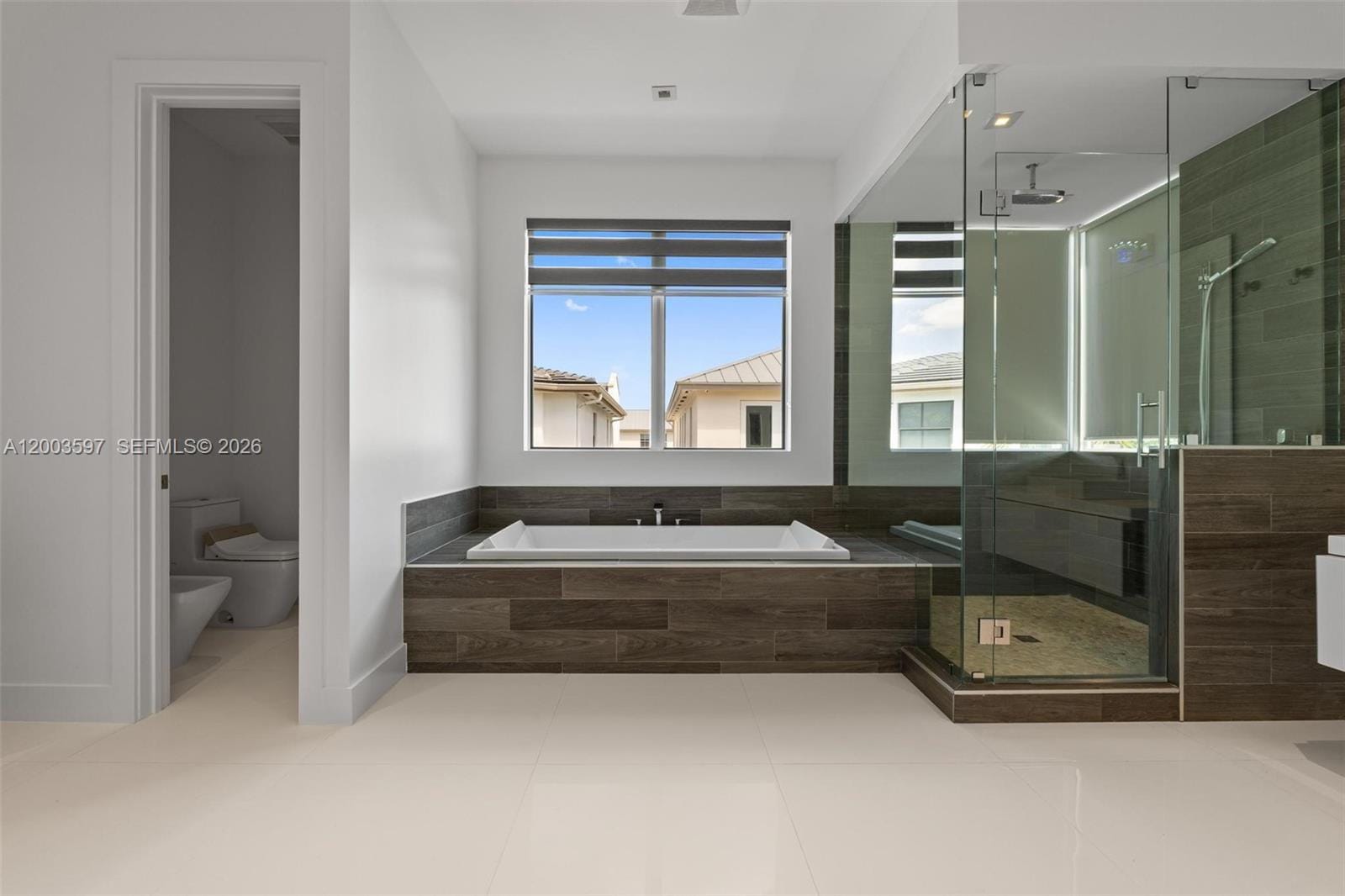 10431 NW 68th Terrace, Doral, FL 33178 photo 19