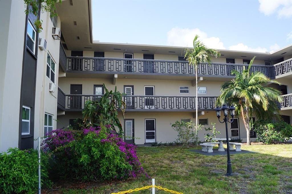 1250 E Sample Road 312, Pompano Beach, FL 33064