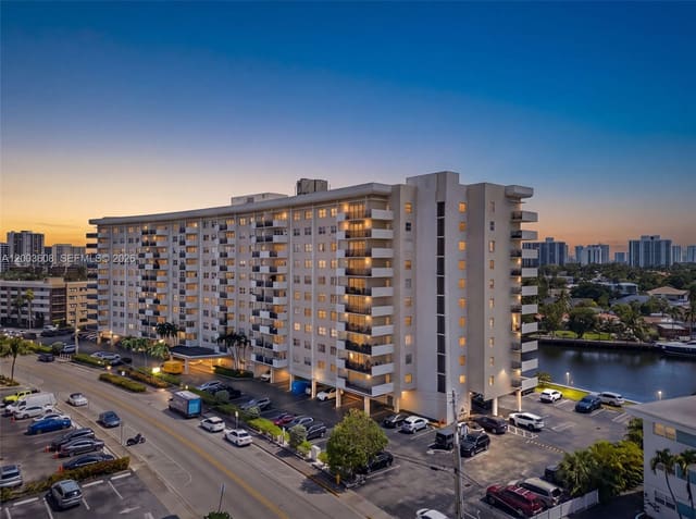 401 Golden Isles Drive 303, Ocean View Towers, Hallandale Beach, FL