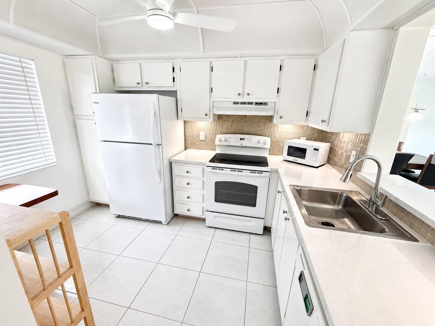 14307 Bedford Drive 302, Delray Beach, FL 33446 photo 3