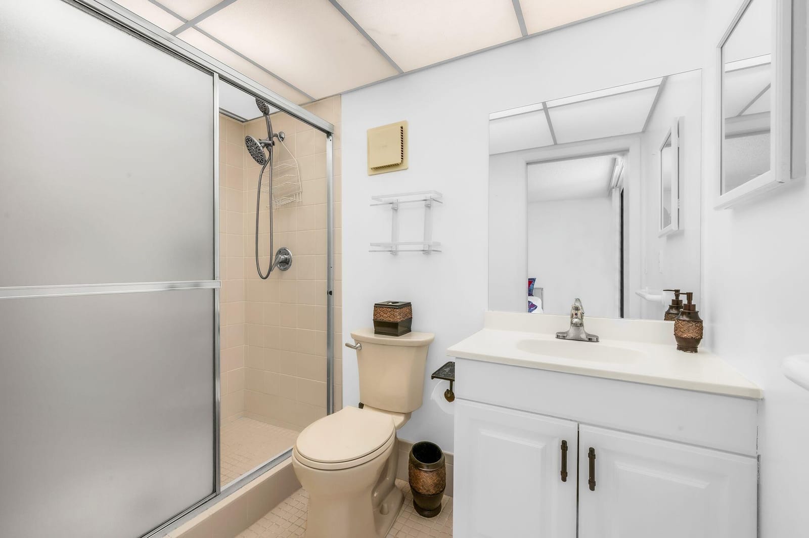 5220 Las Verdes Circle 108, Delray Beach, FL 33484 photo 19