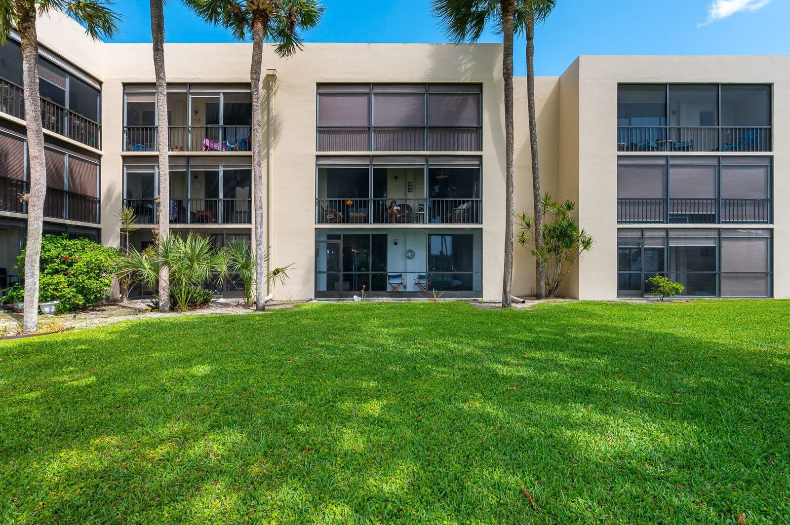 5220 Las Verdes Circle 108, Delray Beach, FL 33484 photo 21