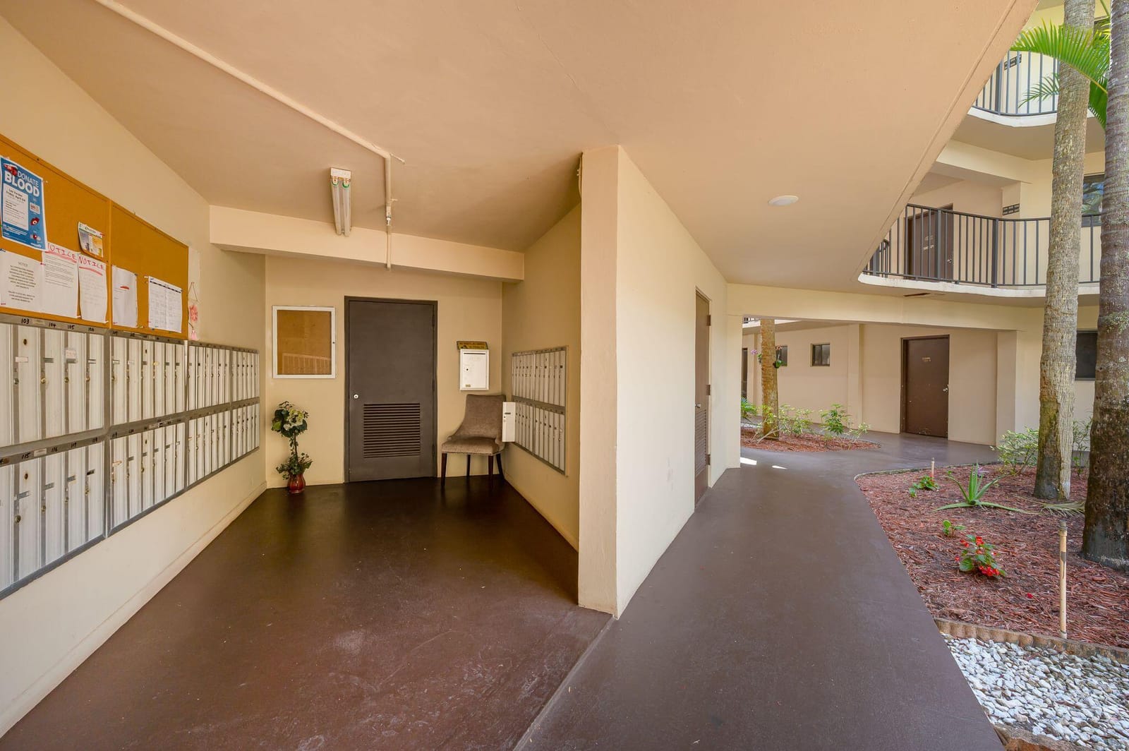 5220 Las Verdes Circle 108, Delray Beach, FL 33484 photo 4