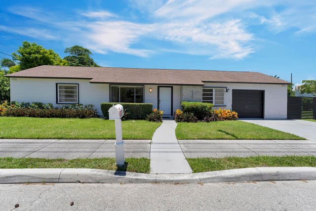 2301 Ridgeway Avenue, West Palm Beach, FL 33401