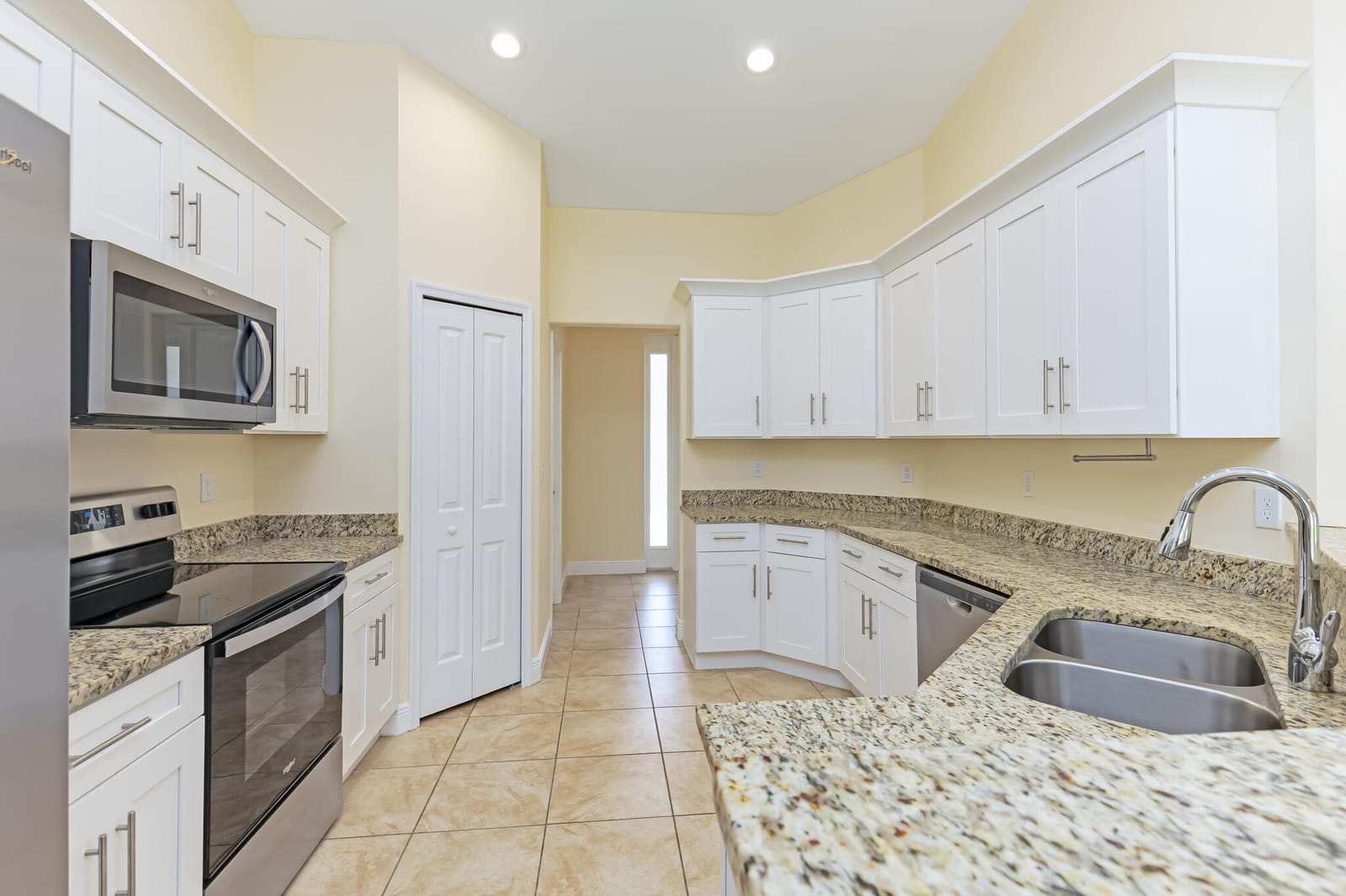 4266 SW Mcclellen Street — photo 11