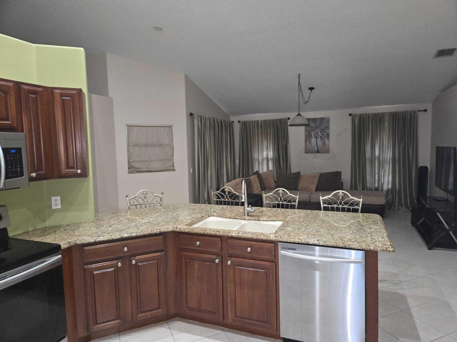 5514 NW Whitecap Road — photo 4