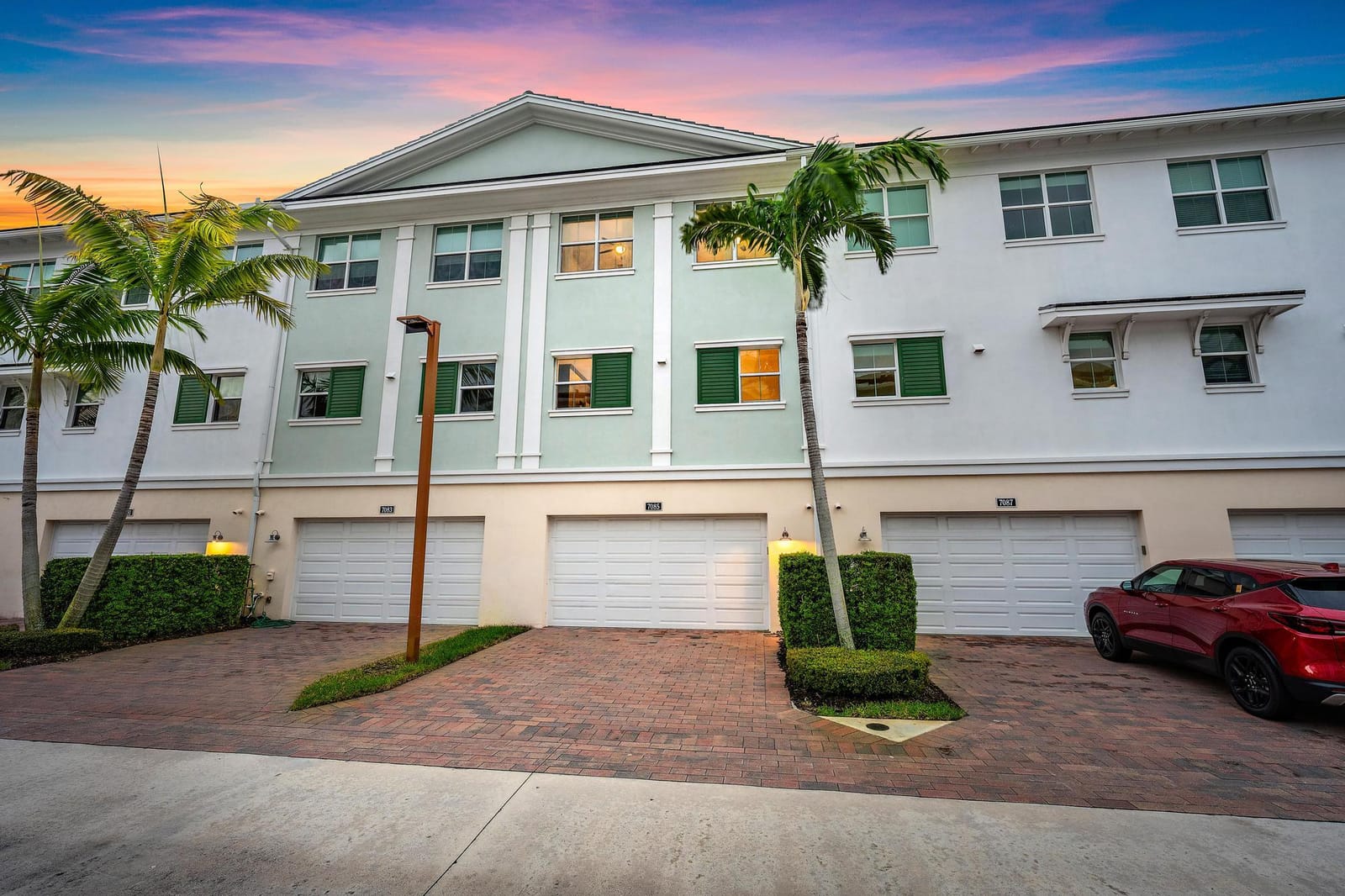 7085 Edison Place, Palm Beach Gardens, FL 33418 photo 2