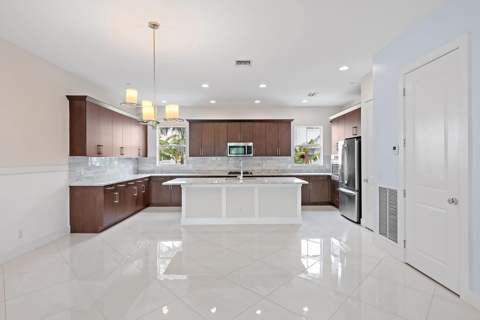 7085 Edison Place, Palm Beach Gardens, FL 33418 photo 5