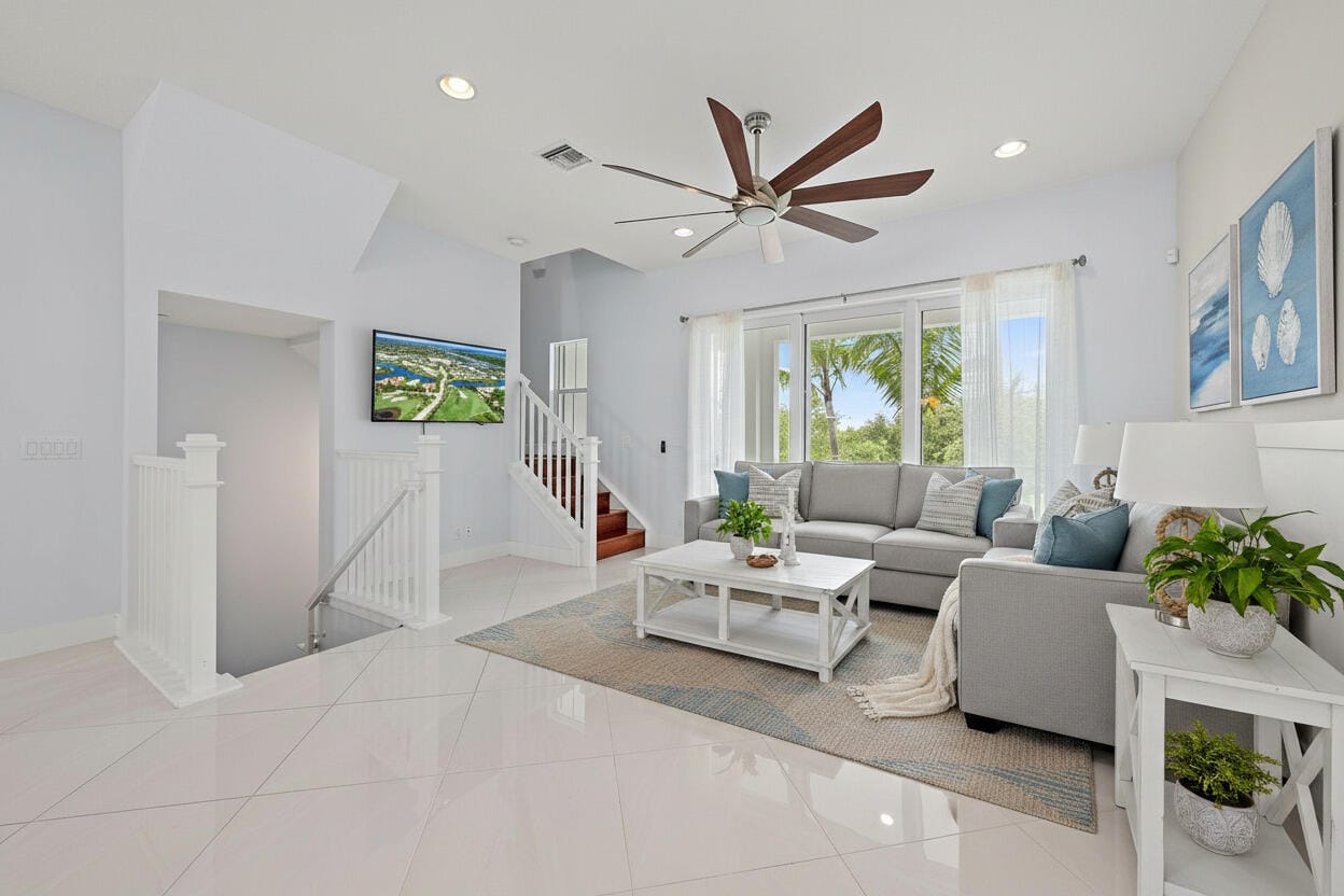 7085 Edison Place, Palm Beach Gardens, FL 33418 photo 10