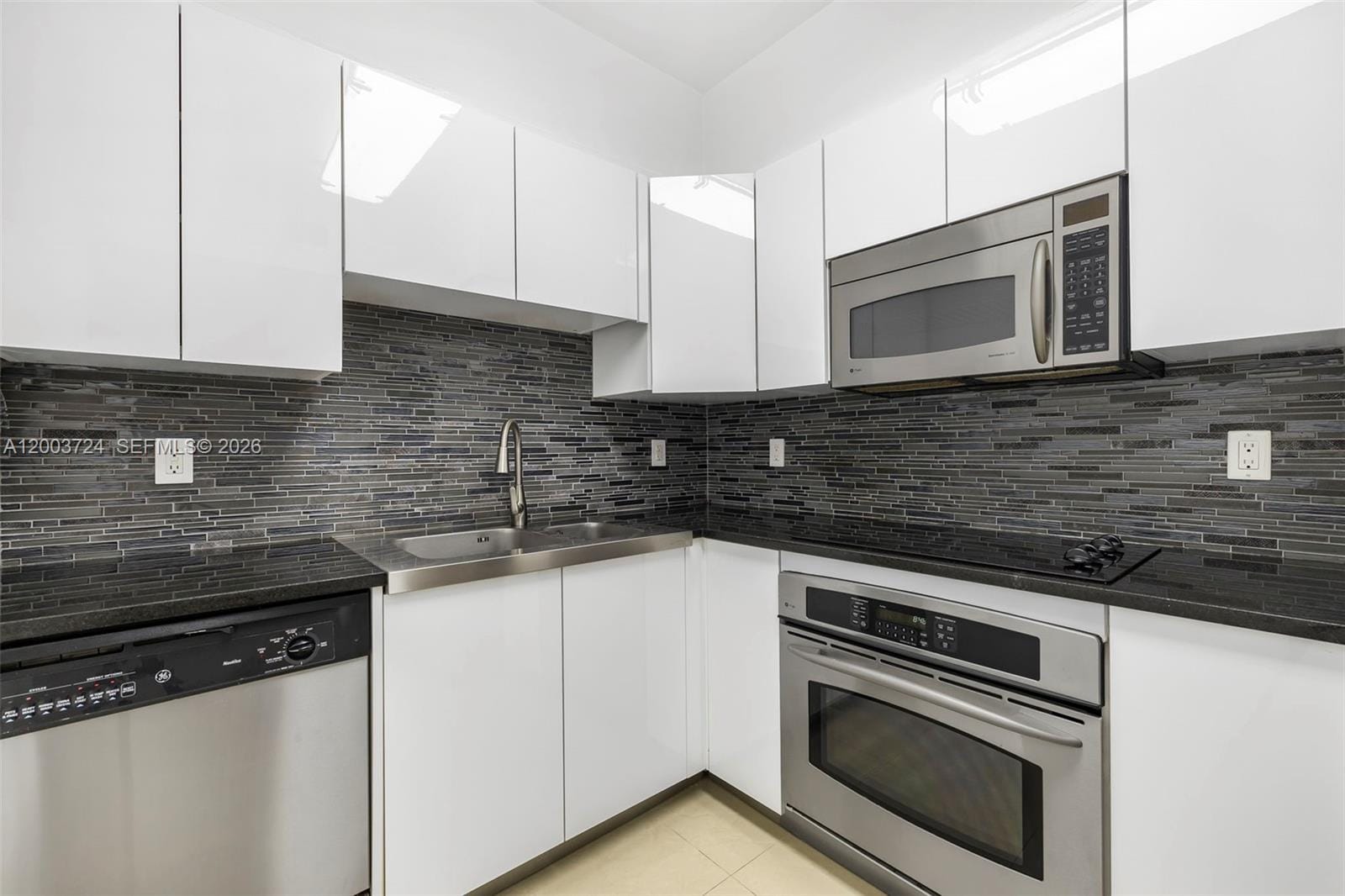 6365 Collins Avenue 805 — photo 4